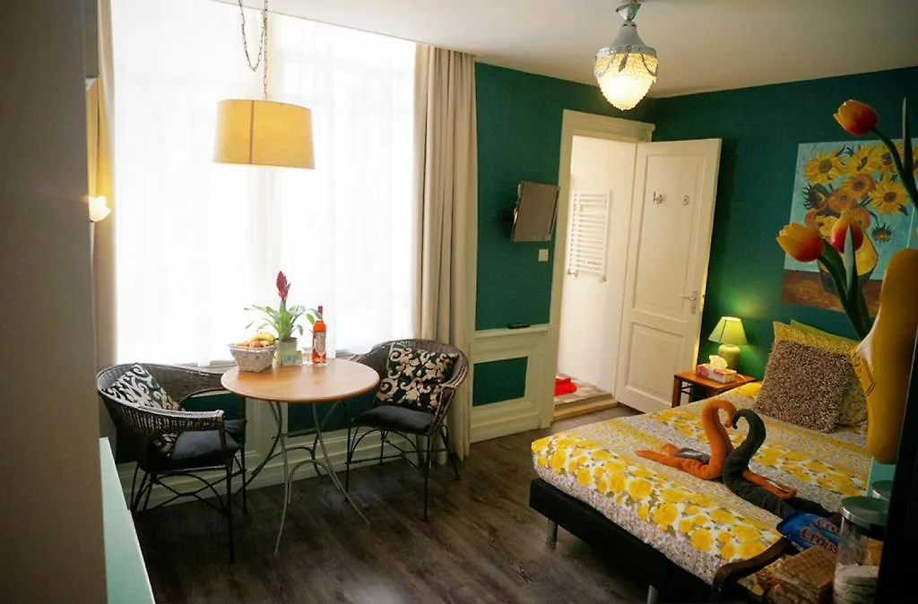 Bed and Breakfast Tulip Of Амстердам