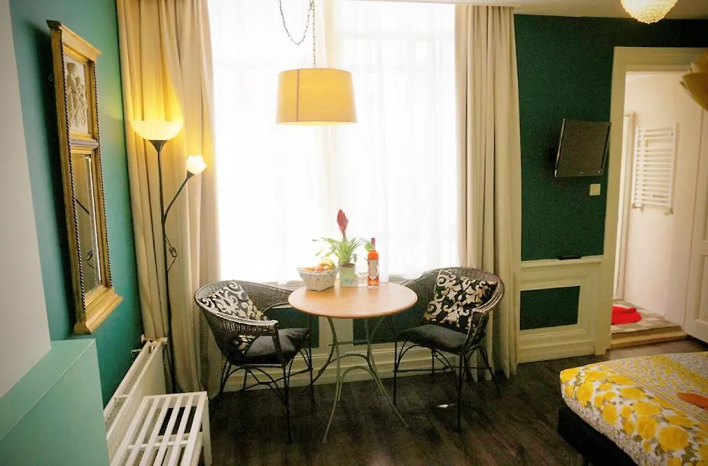 Bed and Breakfast Tulip Of Амстердам Отель типа 